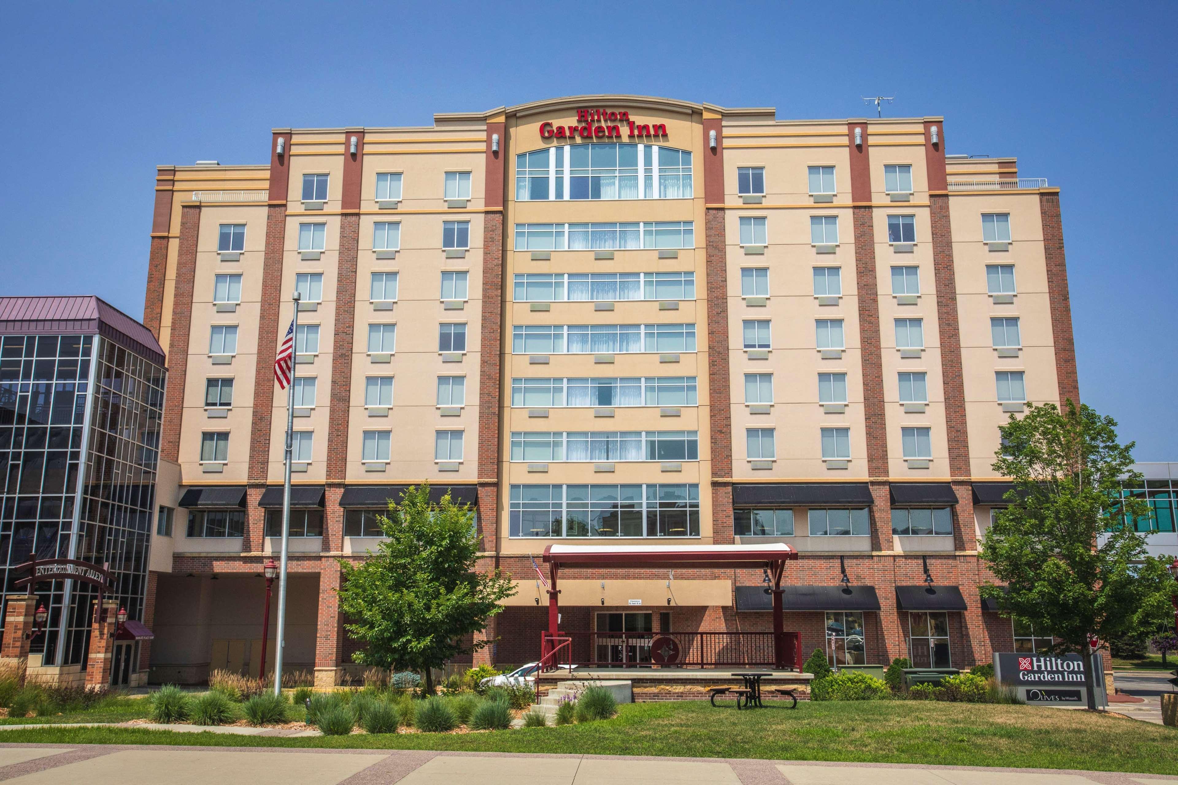 Hilton Garden Inn Mankato Downtown Exterior photo